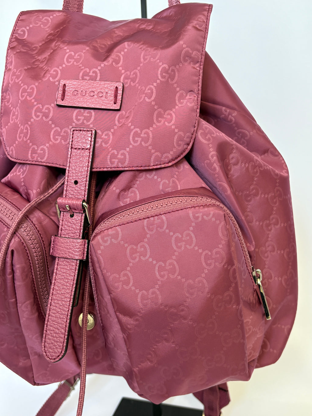 Gucci GG Monogram backpack berry vakjes
