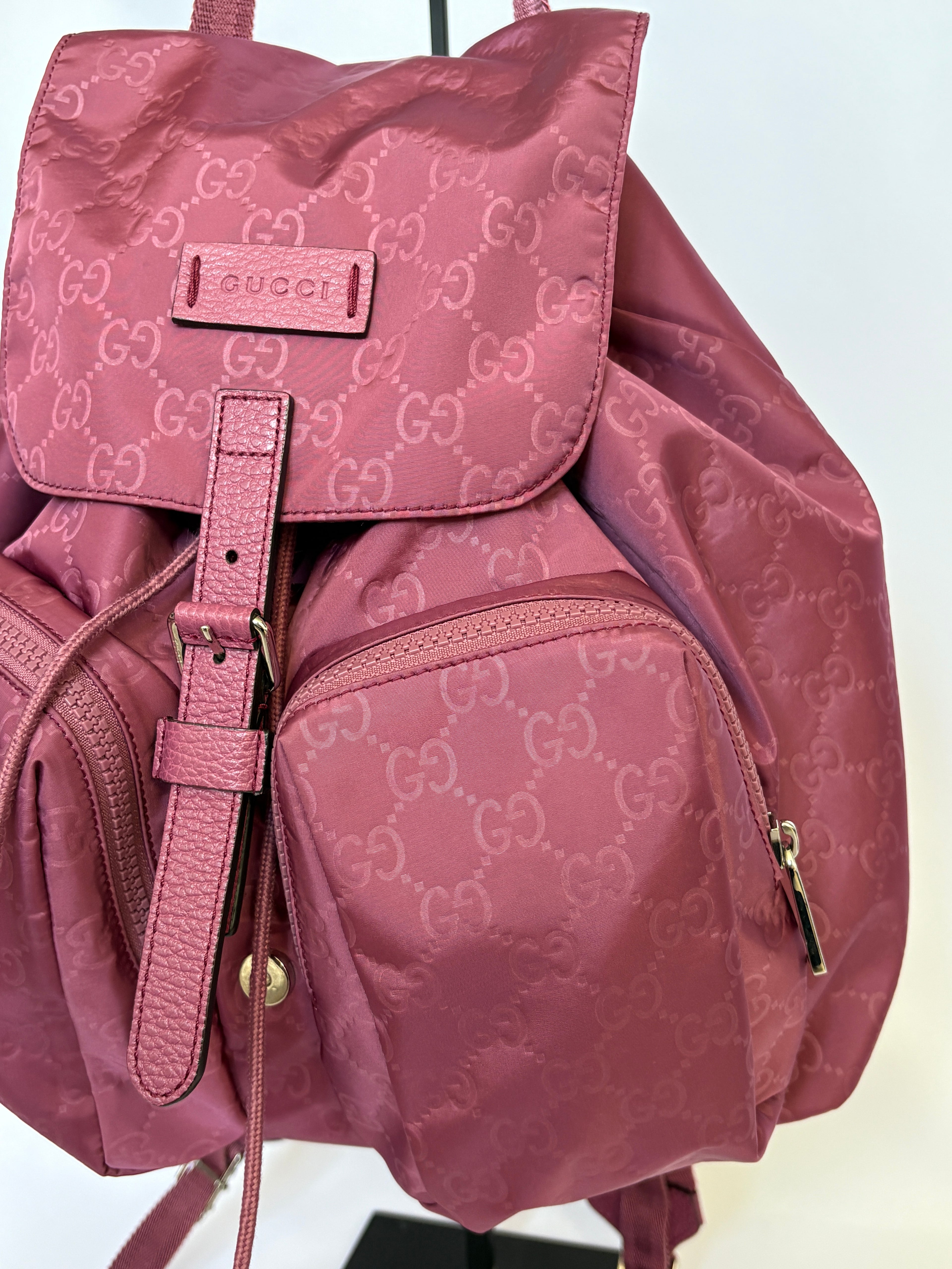 Gucci GG Monogram backpack berry vakjes