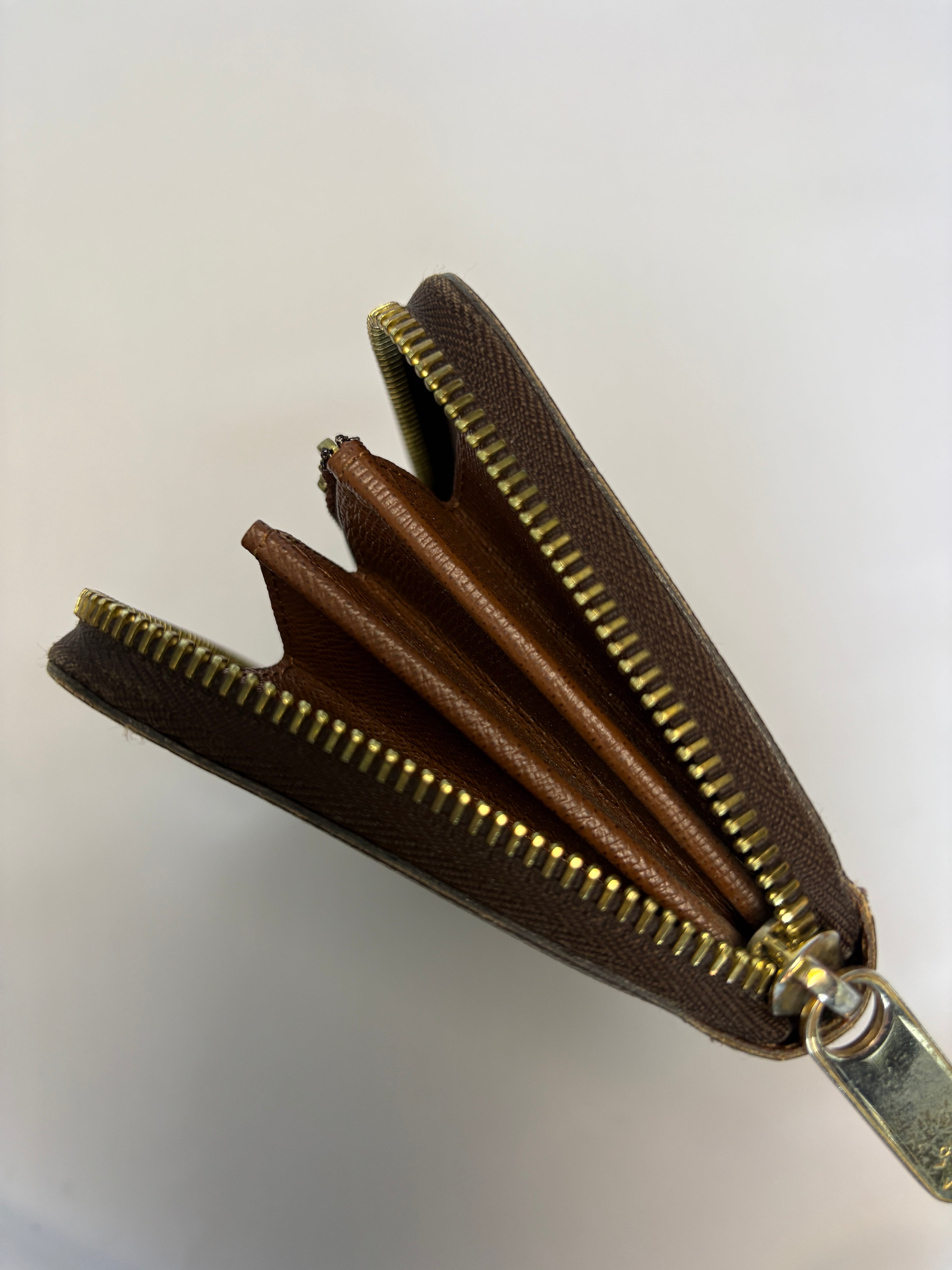 Louis Vuitton Zippy Wallet