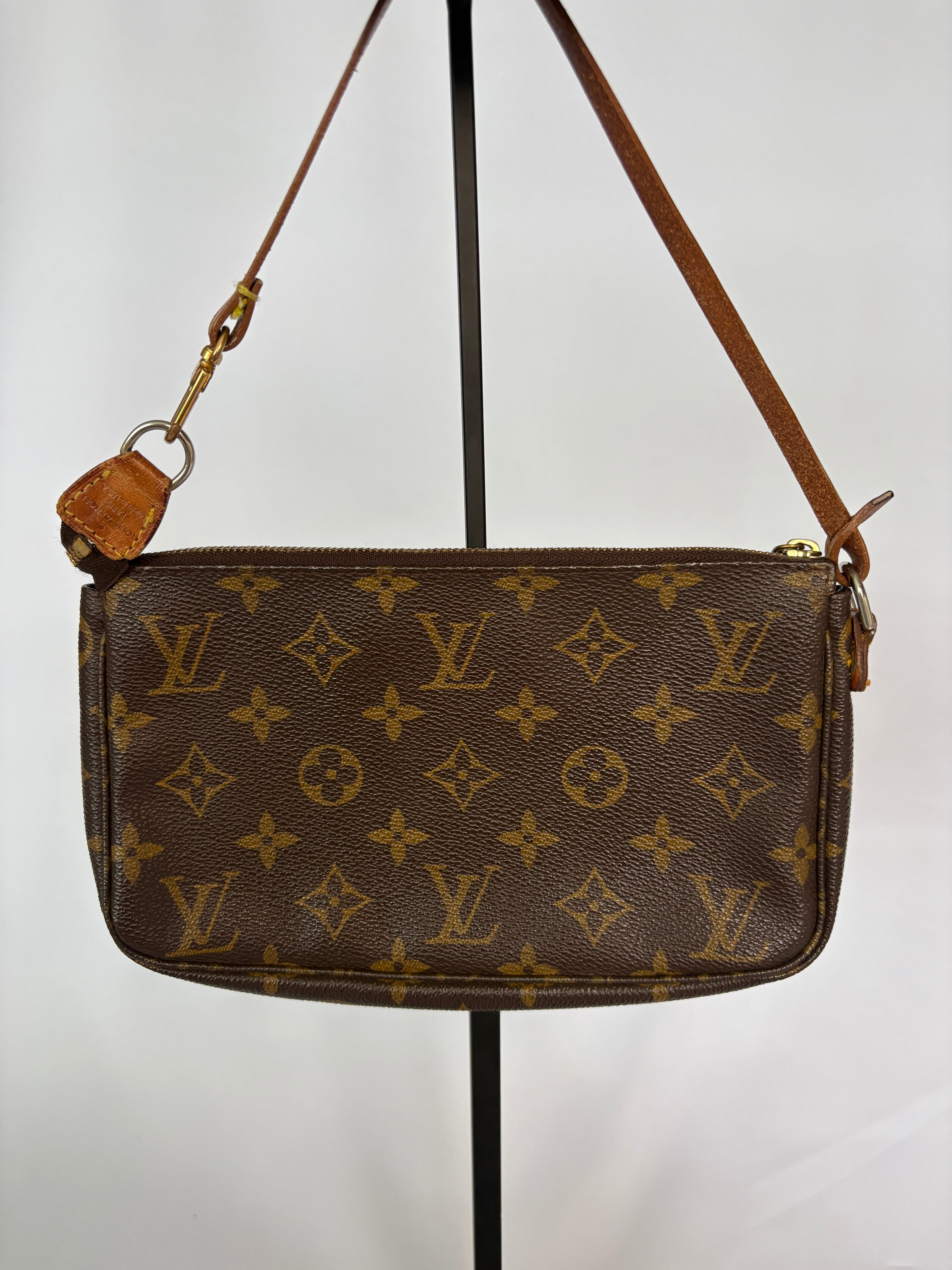 Louis Vuitton Pochette Monogram