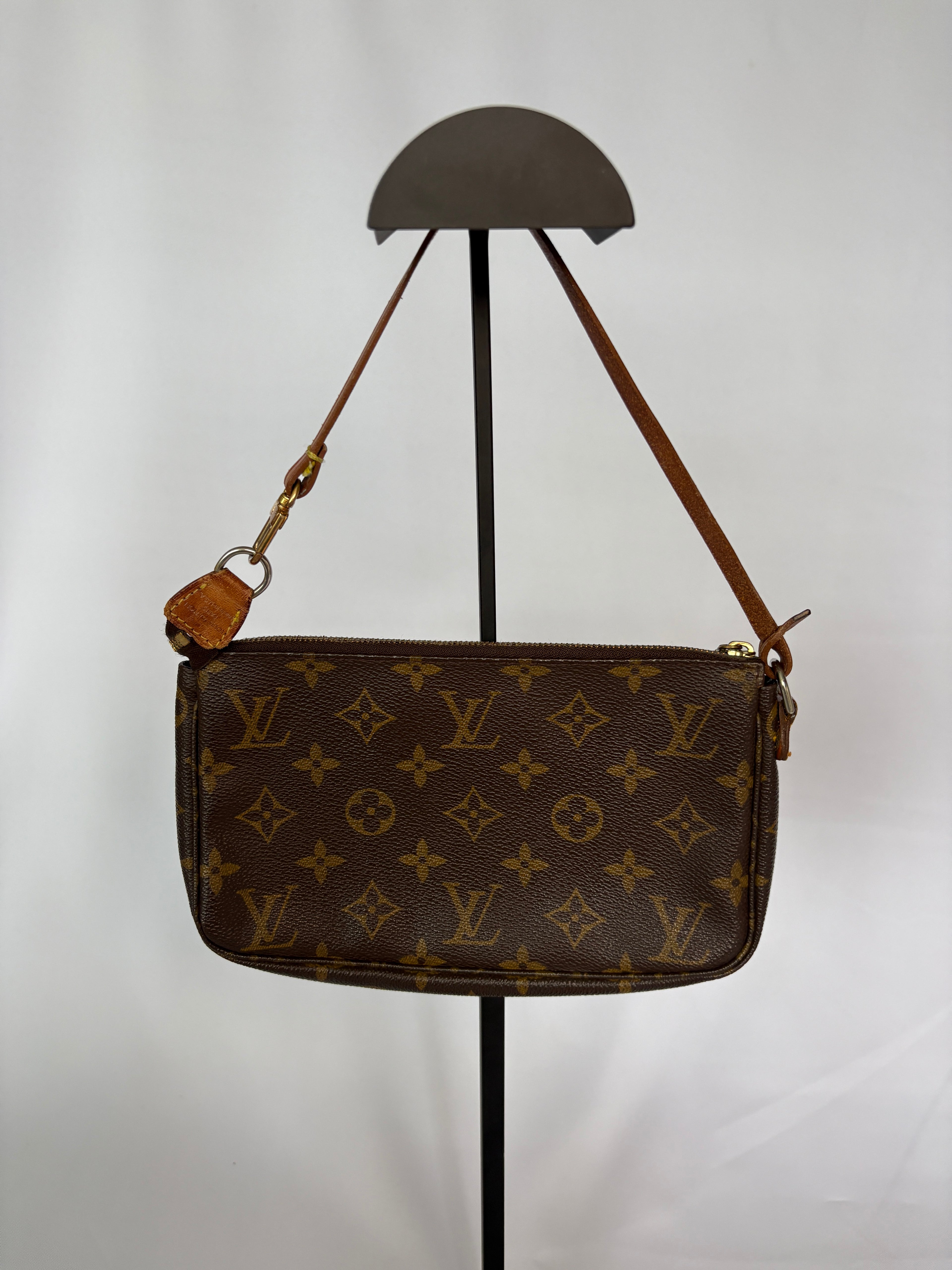 Louis Vuitton Pochette Monogram