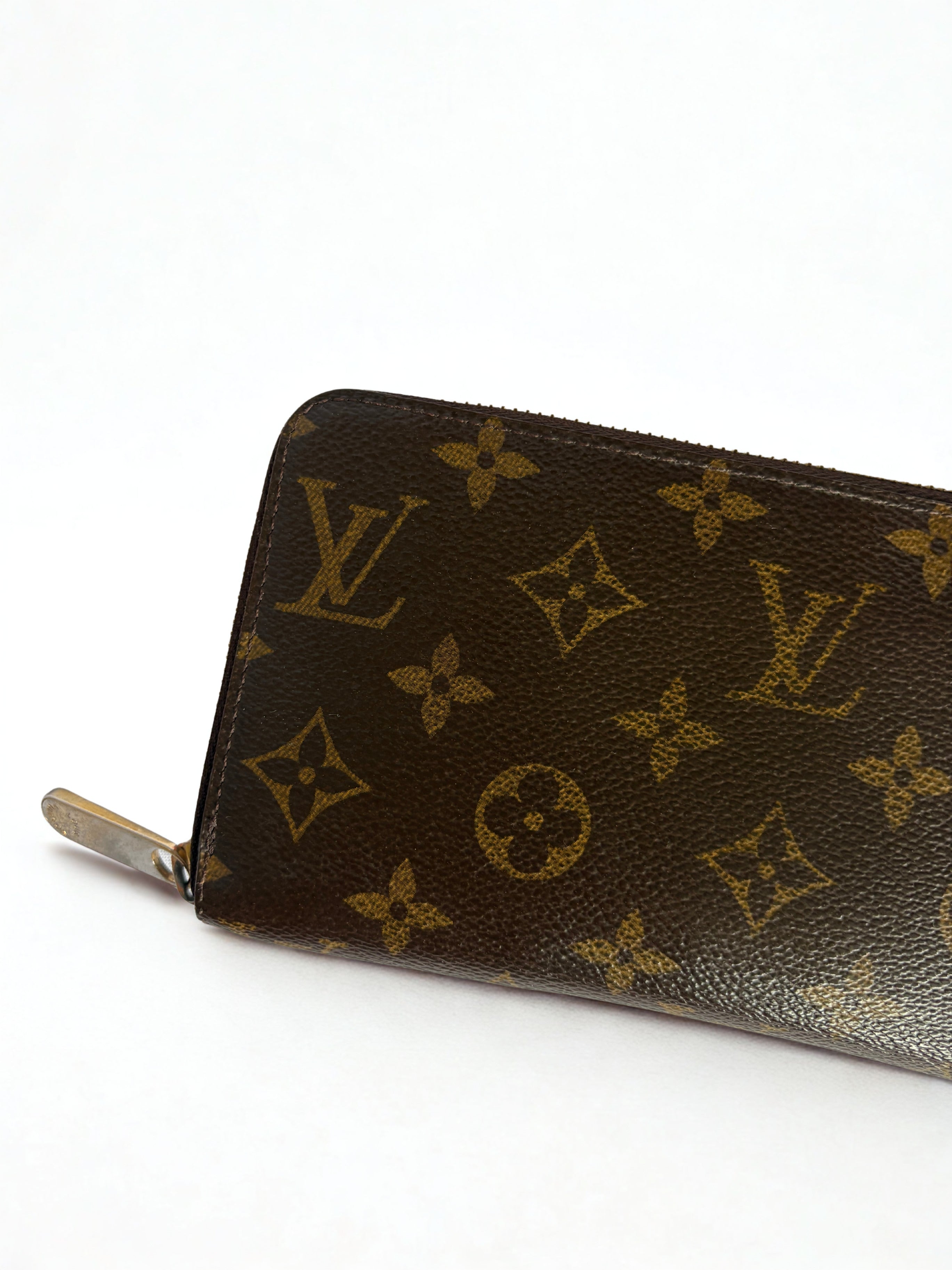 Louis Vuitton Monogram Zippy Wallet