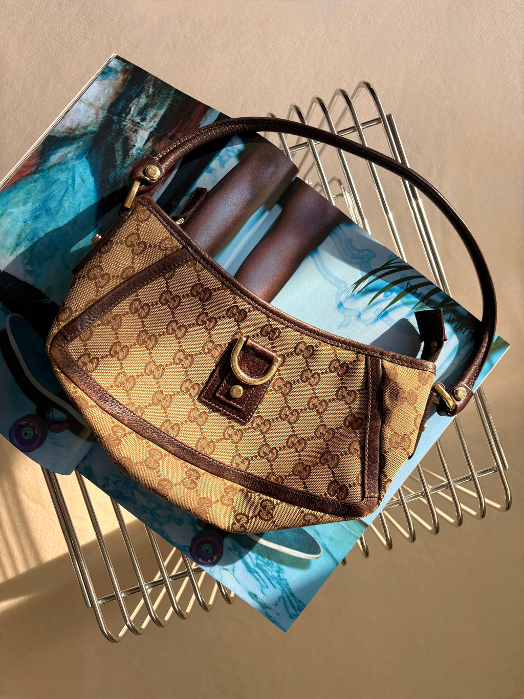 Vintage Gucci Monogram Canvas D-ring Pochette, gouden hardware, vooraanzicht