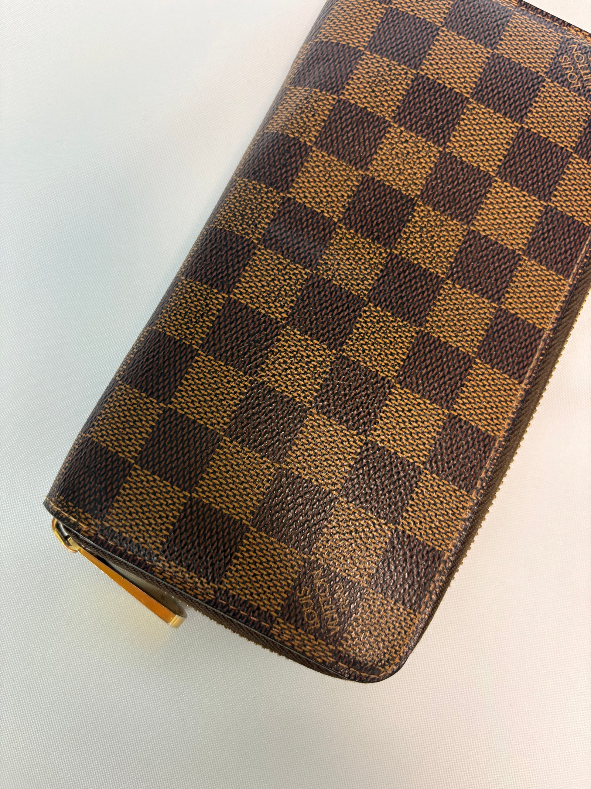Louis Vuitton Zippy Wallet