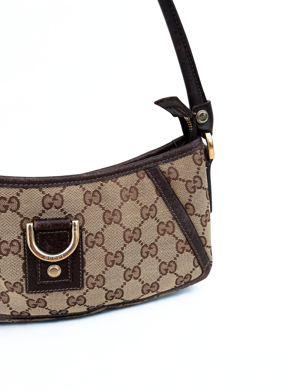 Vintage Gucci Monogram Canvas D-ring Pochette, gouden hardware, zijaanzicht