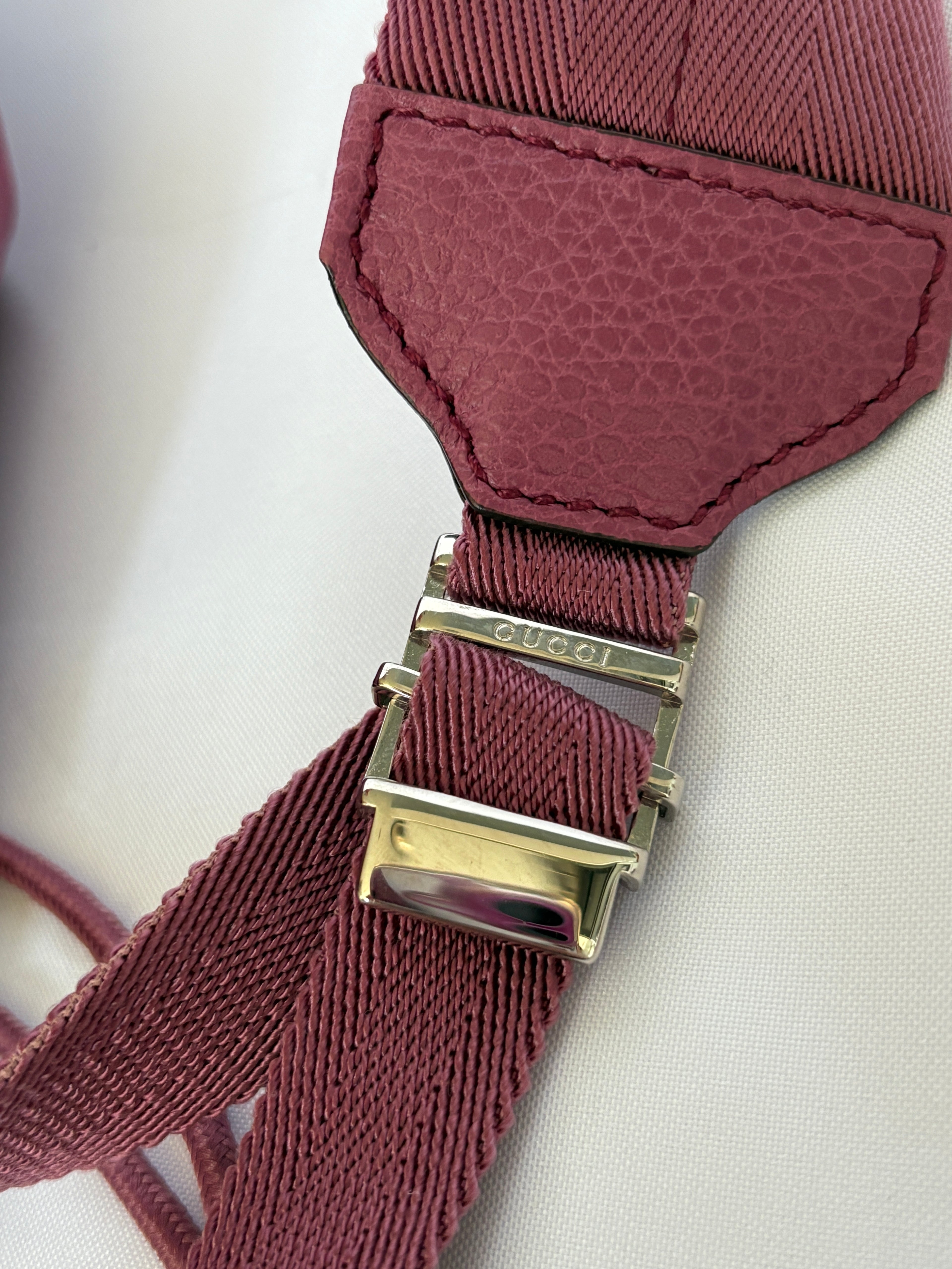 Gucci GG Monogram rugtas zilver metaal logo