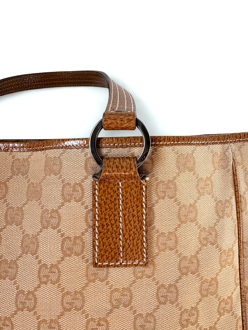 Pre-loved Gucci GG Monogram Tote voorzijde, zilveren hardware 