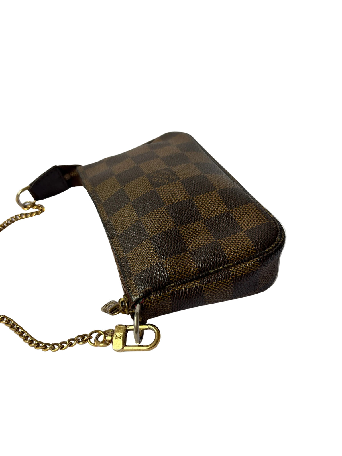 Louis Vuitton Mini Pochette Damier Close up gouden hardware chain