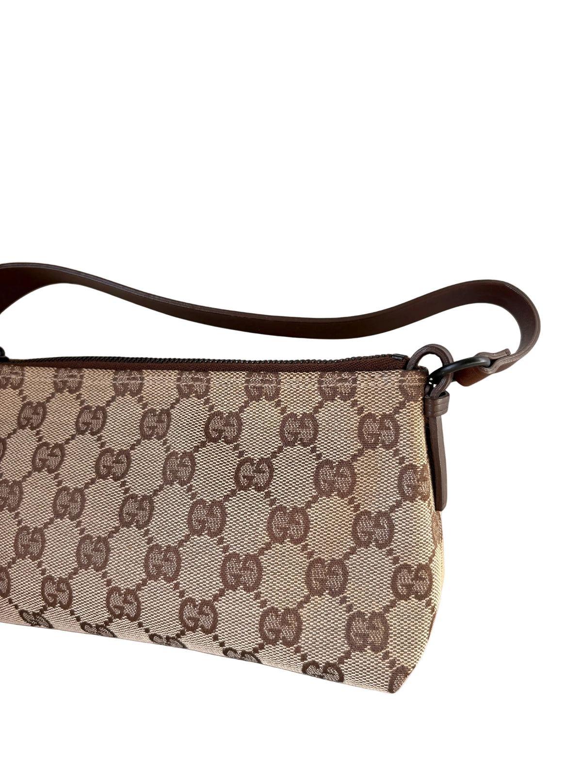 Pre-loved Gucci GG met beige Monogram Canvas Pochette, zijaanzicht 