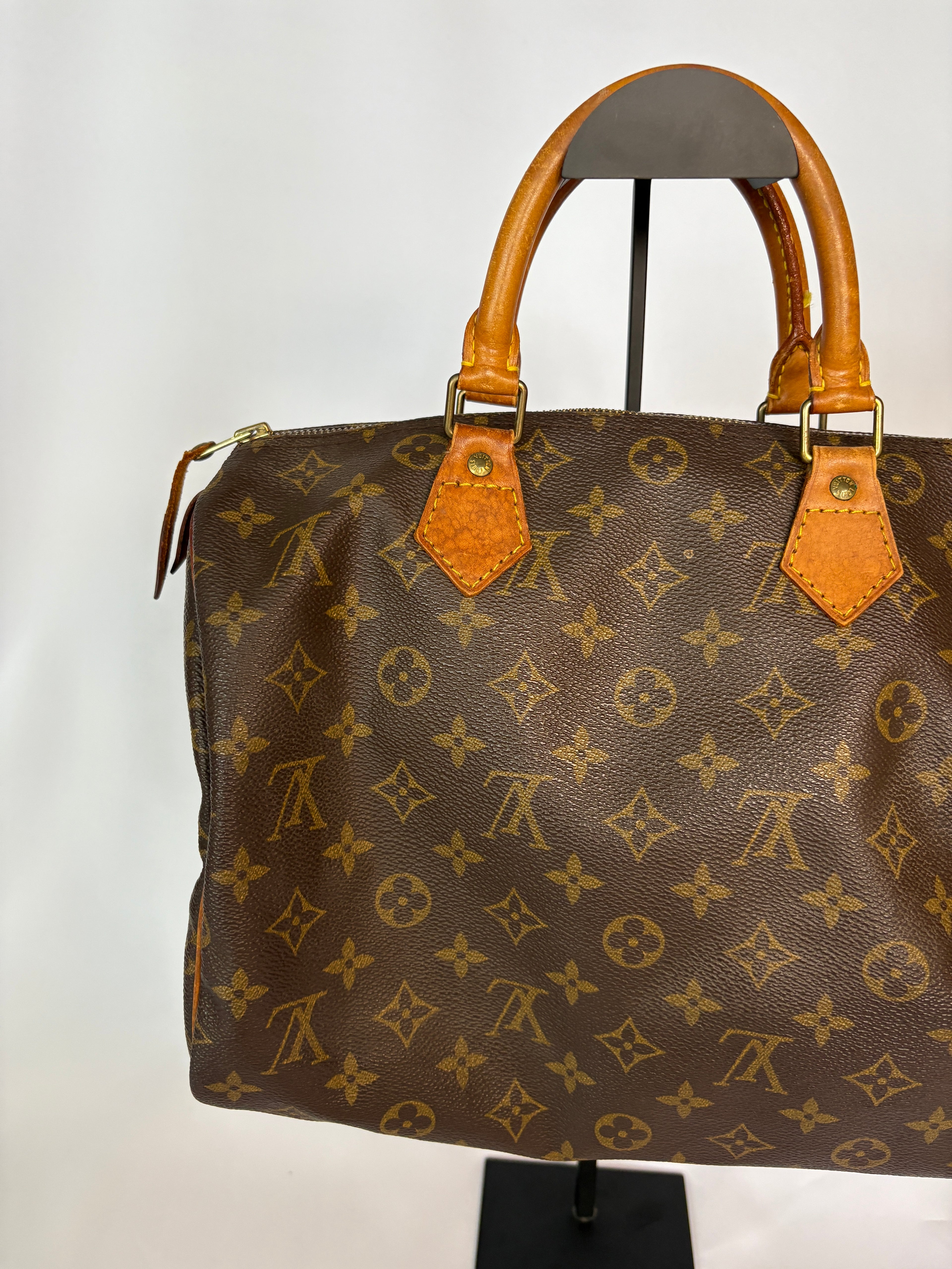 Louis Vuitton Speedy 30