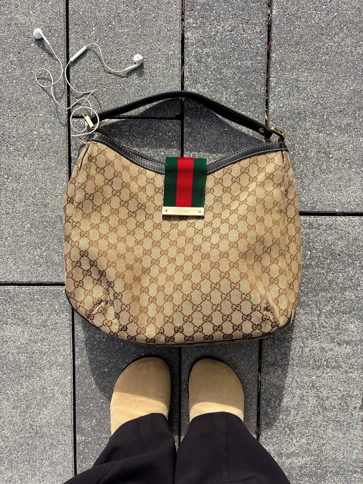 Gucci GG Canvas New Ladies Web Hobo, vooraanzicht