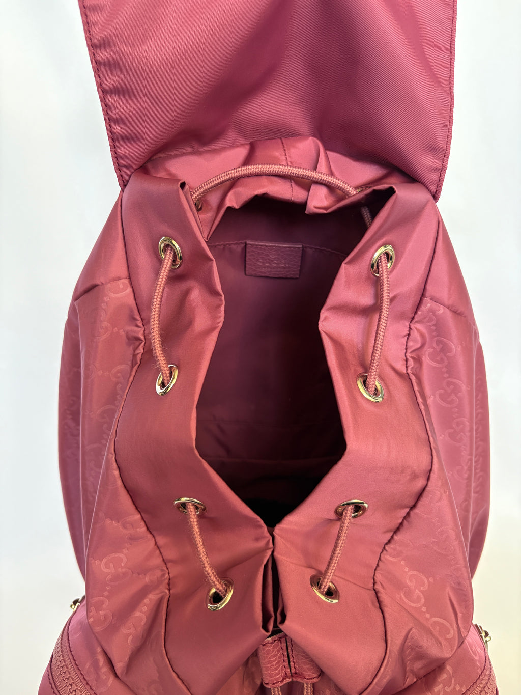 Gucci GG Monogram backpack berry bovenzijde