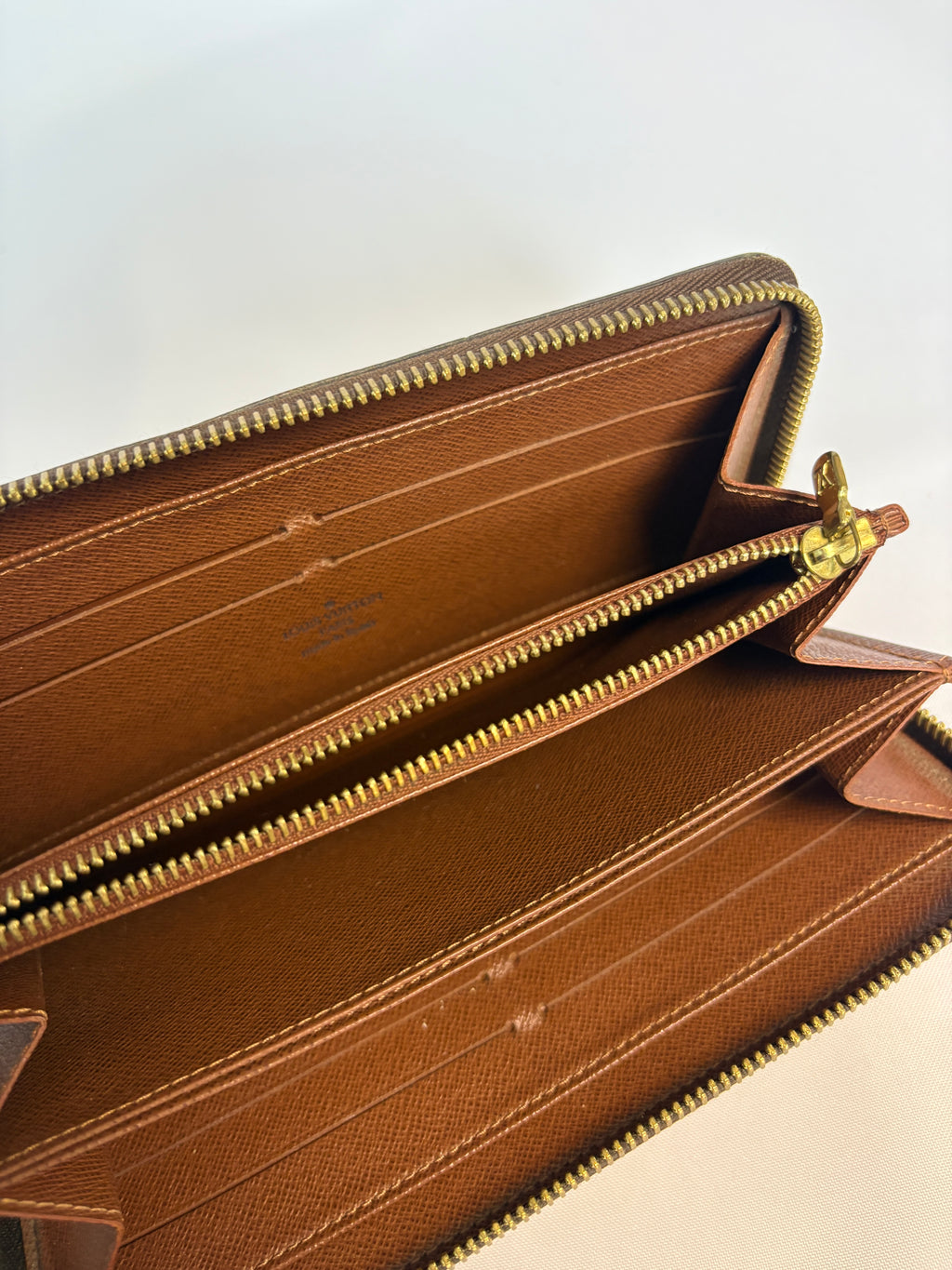 Louis Vuitton Zippy Wallet