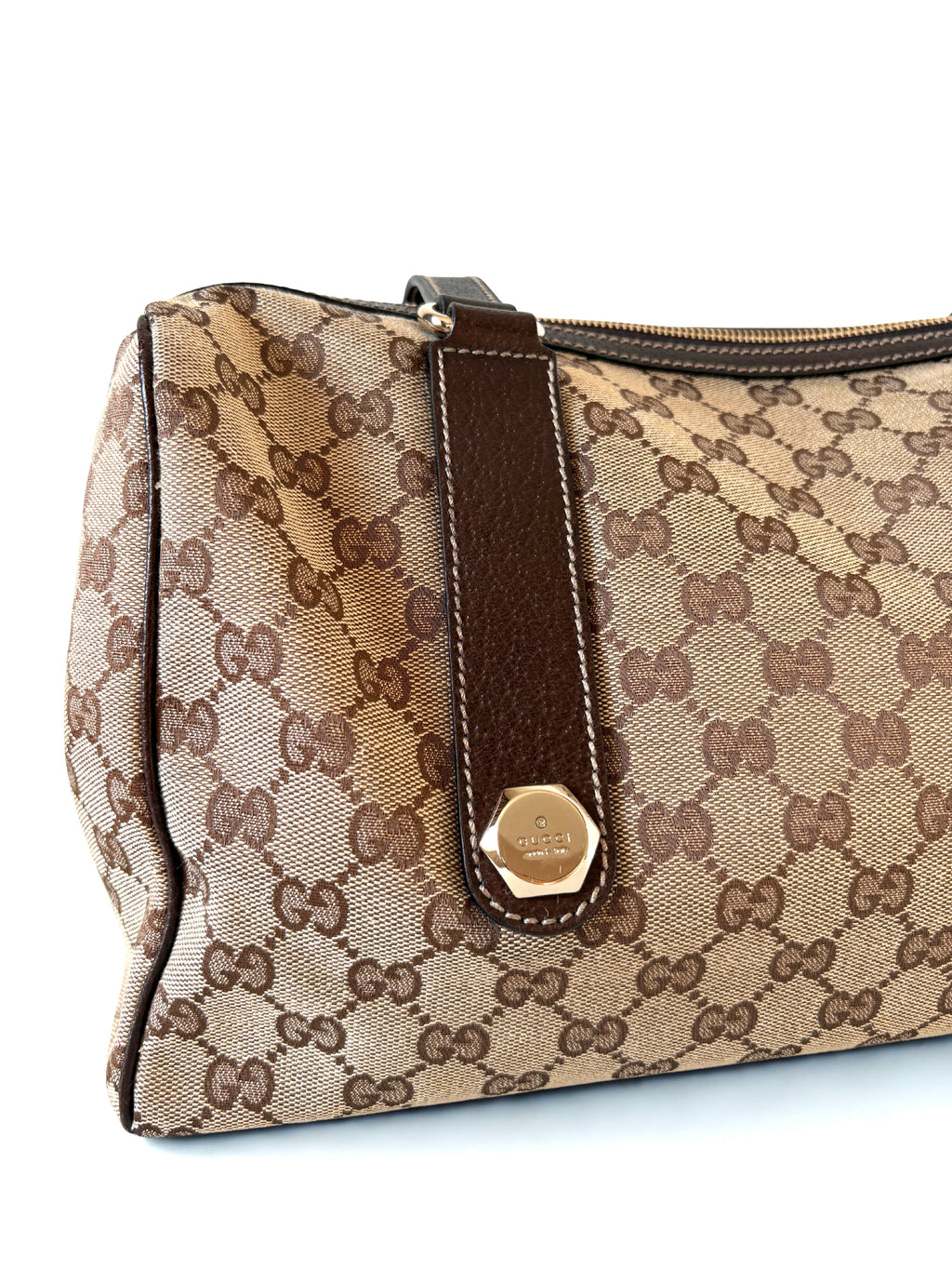 Gucci Charmy Boston tas zijkant - donkerbruin leer en beige monogram canvas