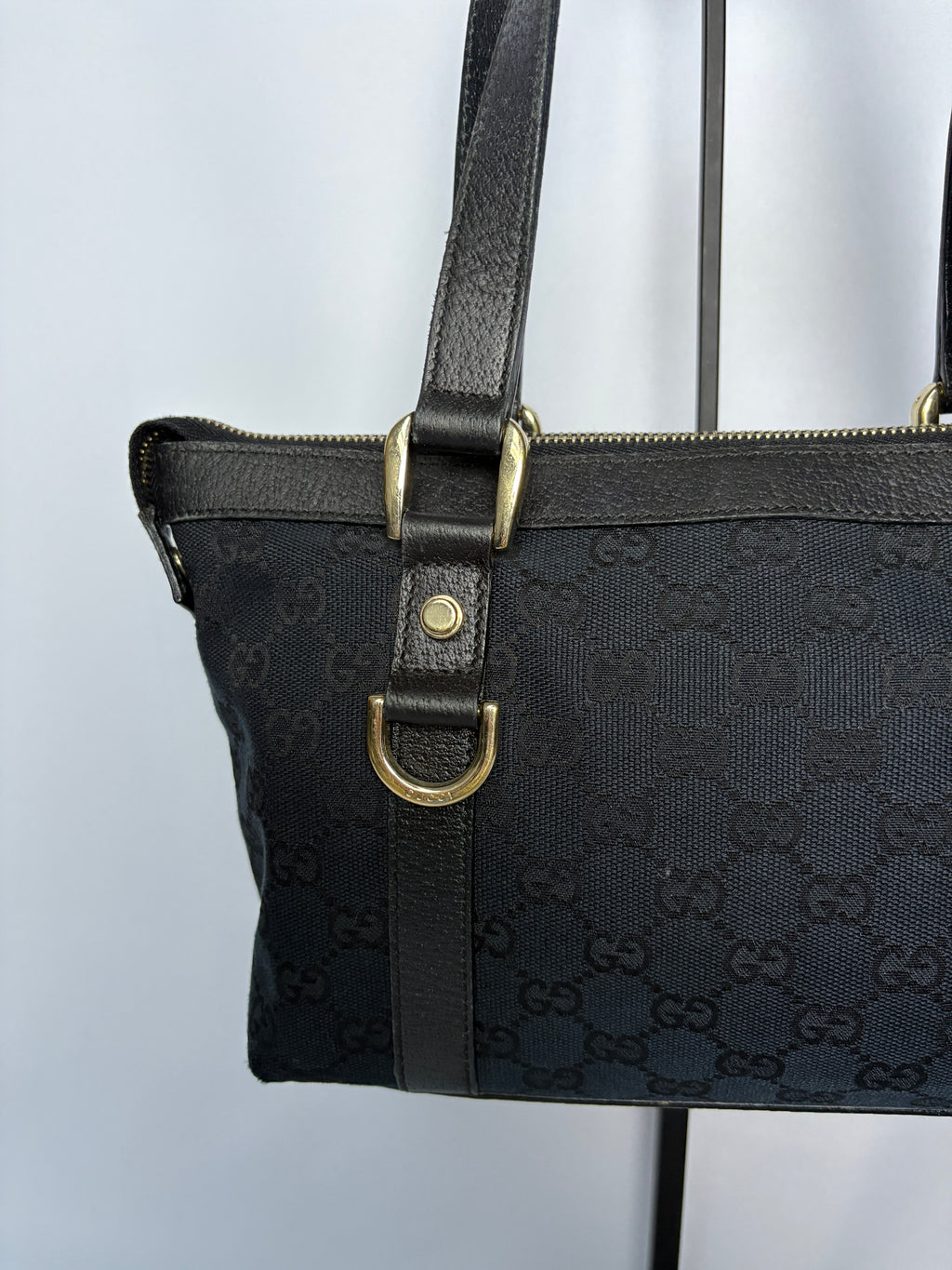 Gucci Abbey Monogram GG canvas zwart handtas