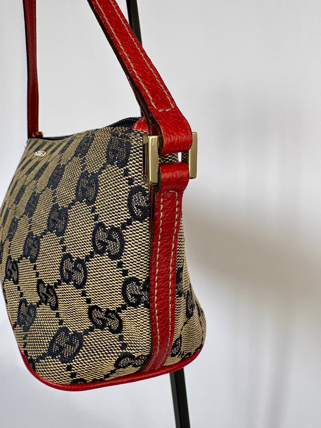 Gucci Pochette Boat Bag navy blauw rood GG canvas rood leer 