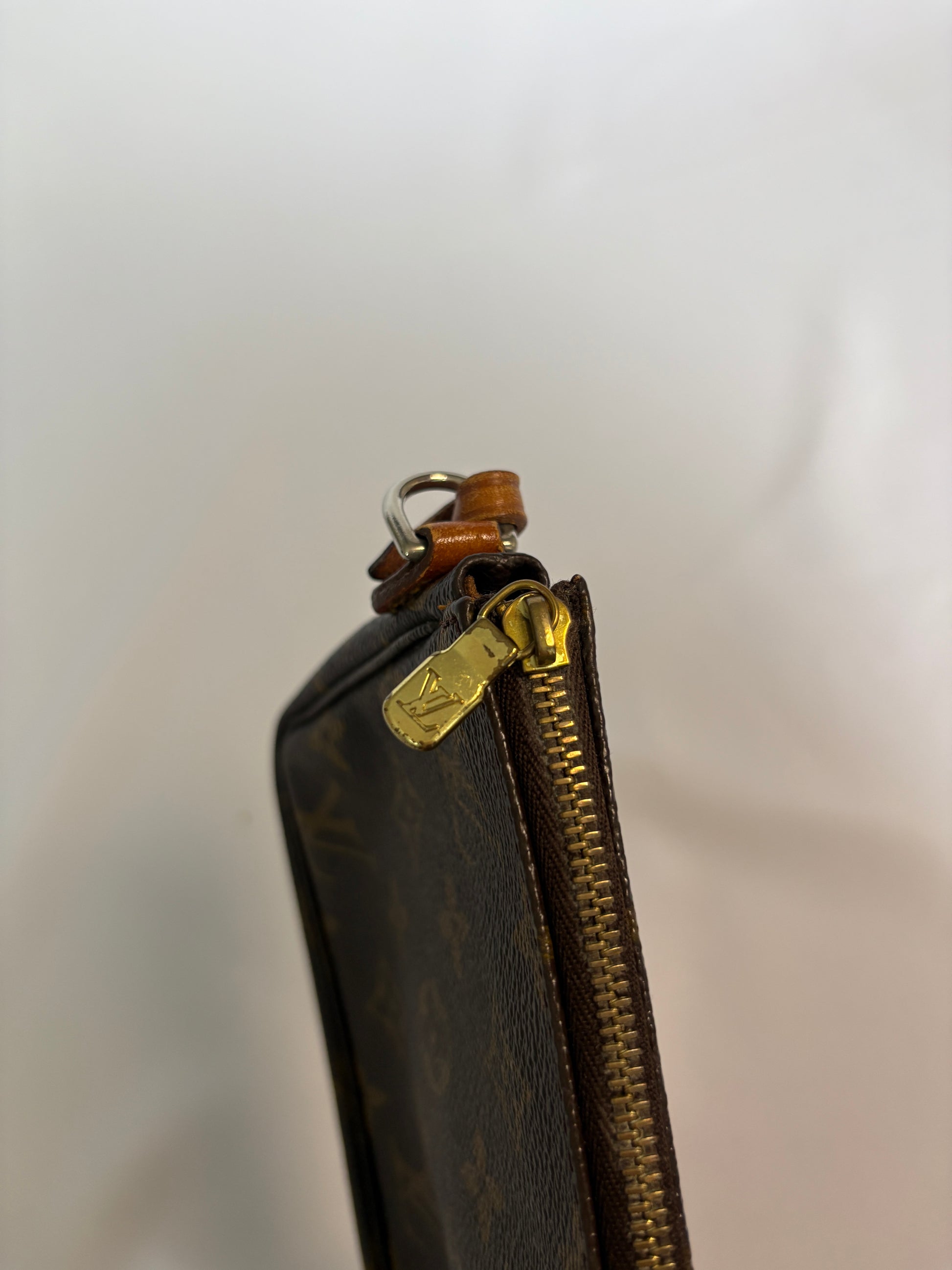 Louis Vuitton Pochette Monogram