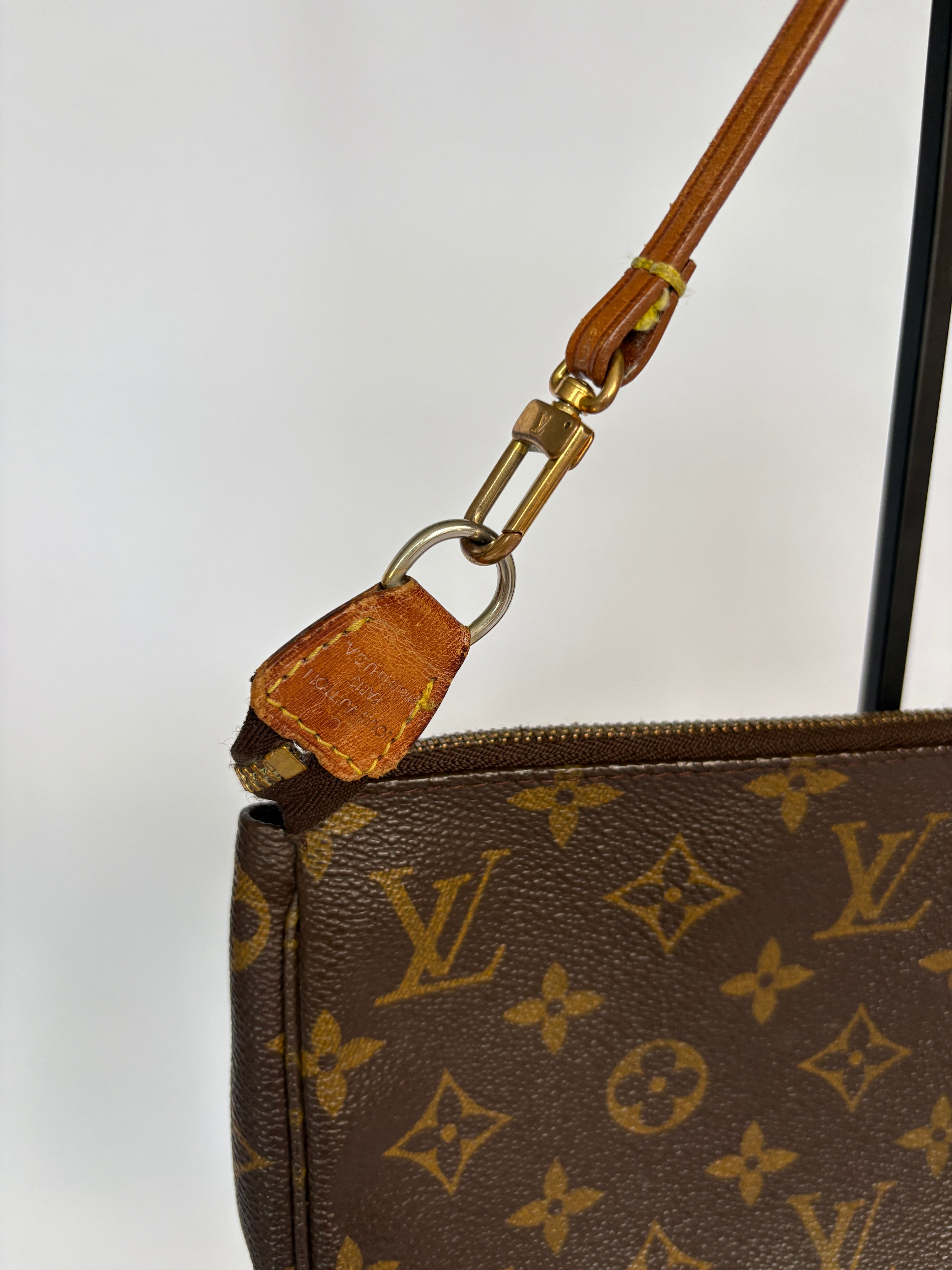 Louis Vuitton Pochette Monogram