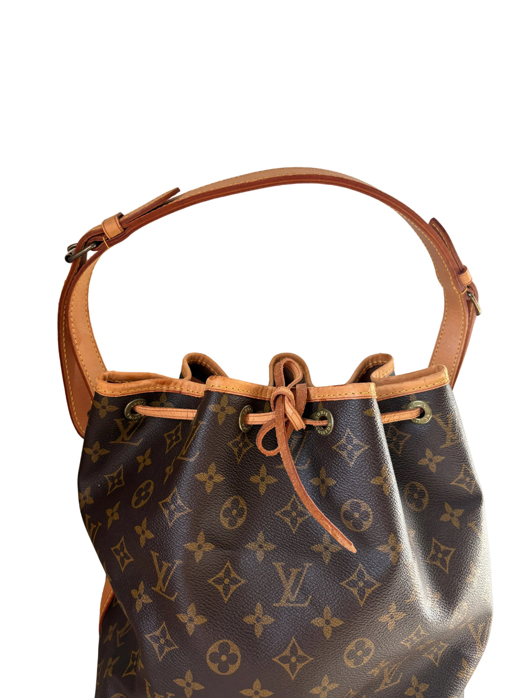 Pre-loved Louis Vuitton Petit Noé, voorzijde close-up vachetta leer