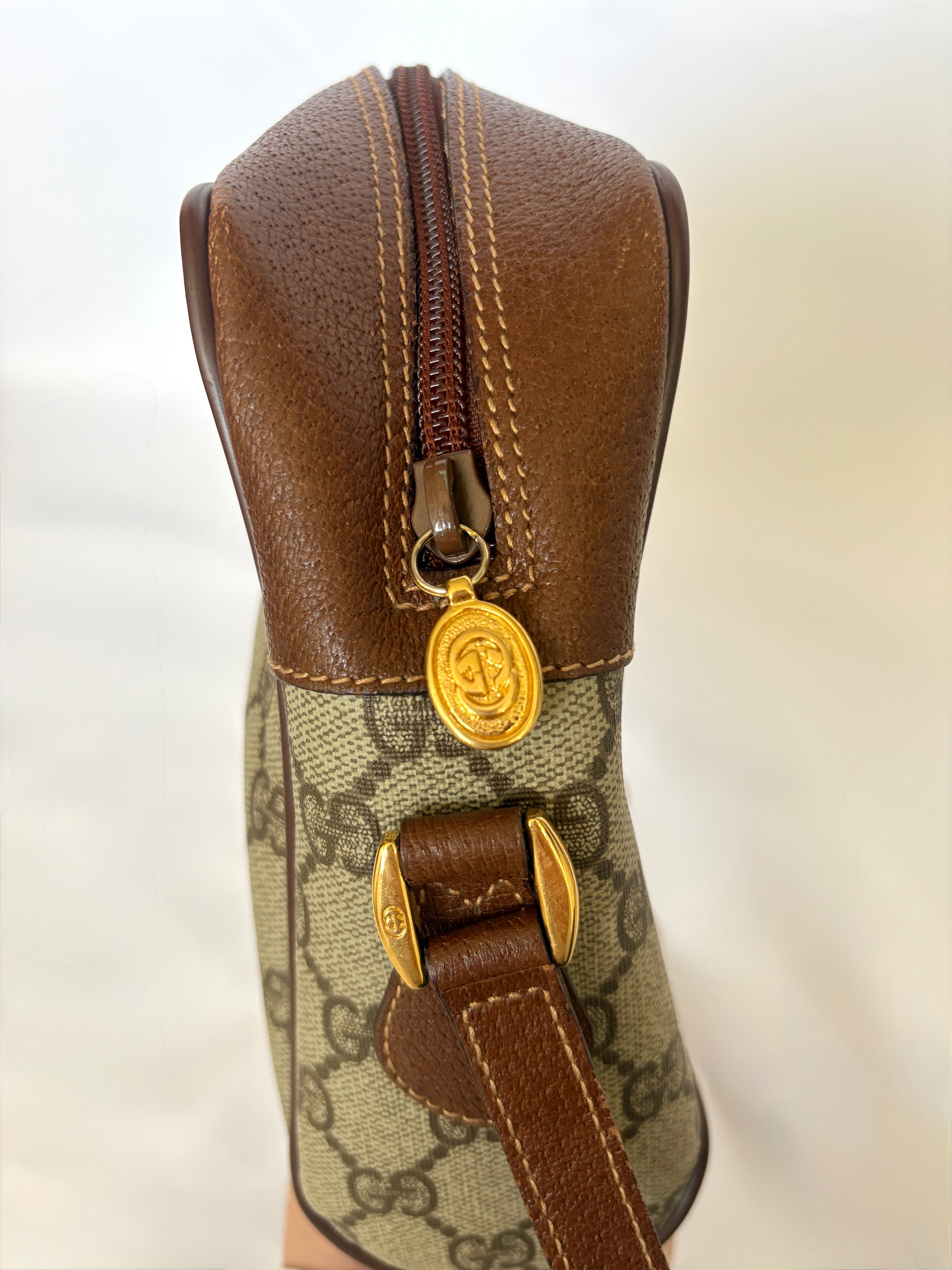 Gucci Ophedia GG Supreme metaal goud