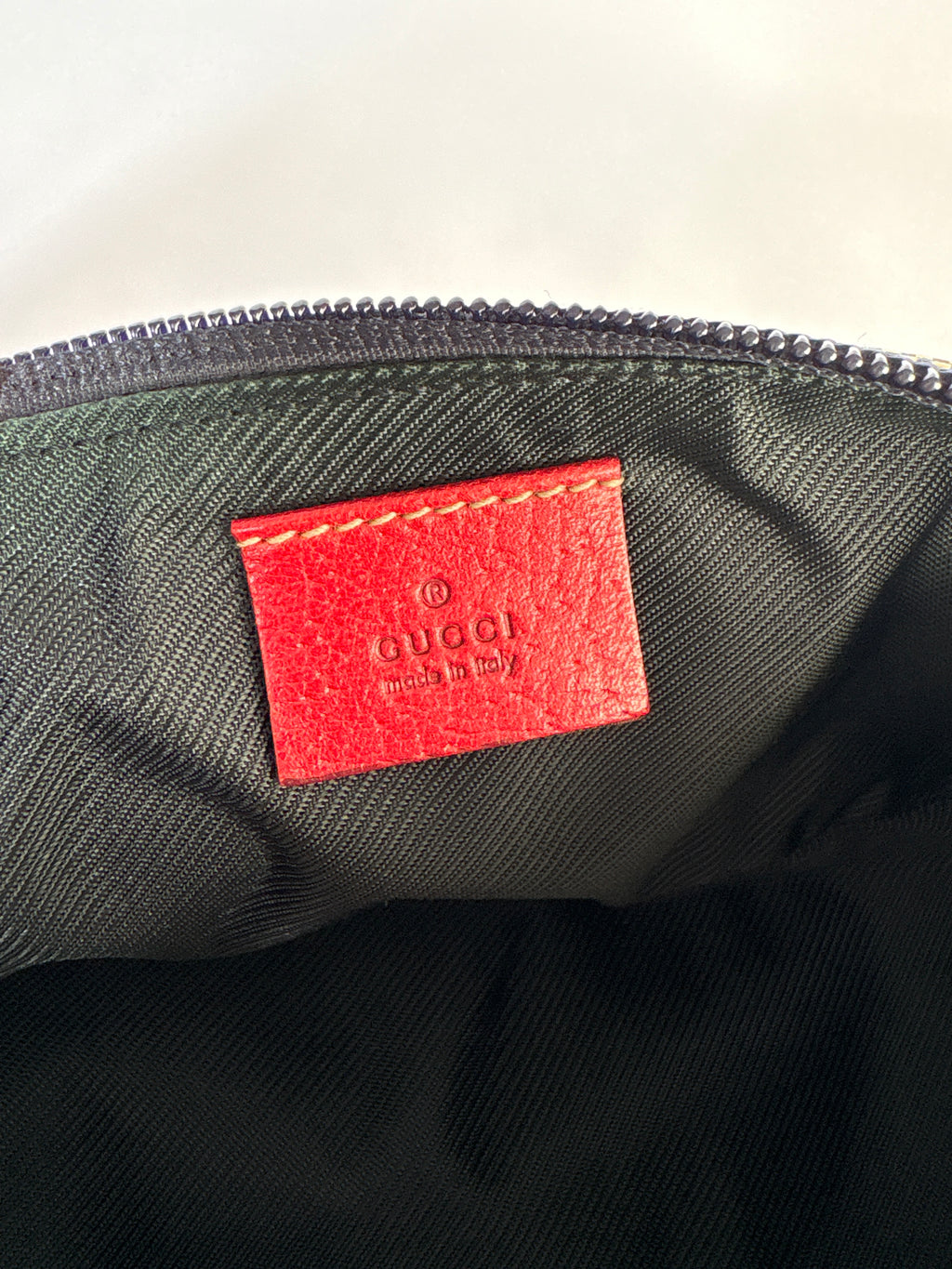 Gucci Pochette Boat Bag navy blauw rood GG canvas logo binnenzijde