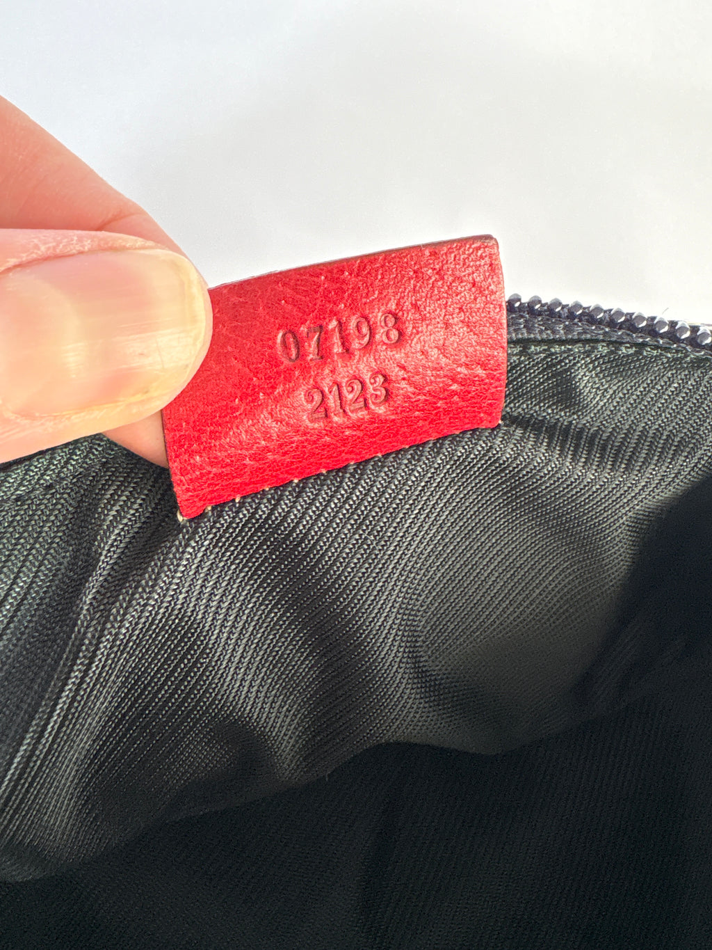 Gucci Pochette Boat Bag navy blauw rood GG canvas serienummer binnenzijde