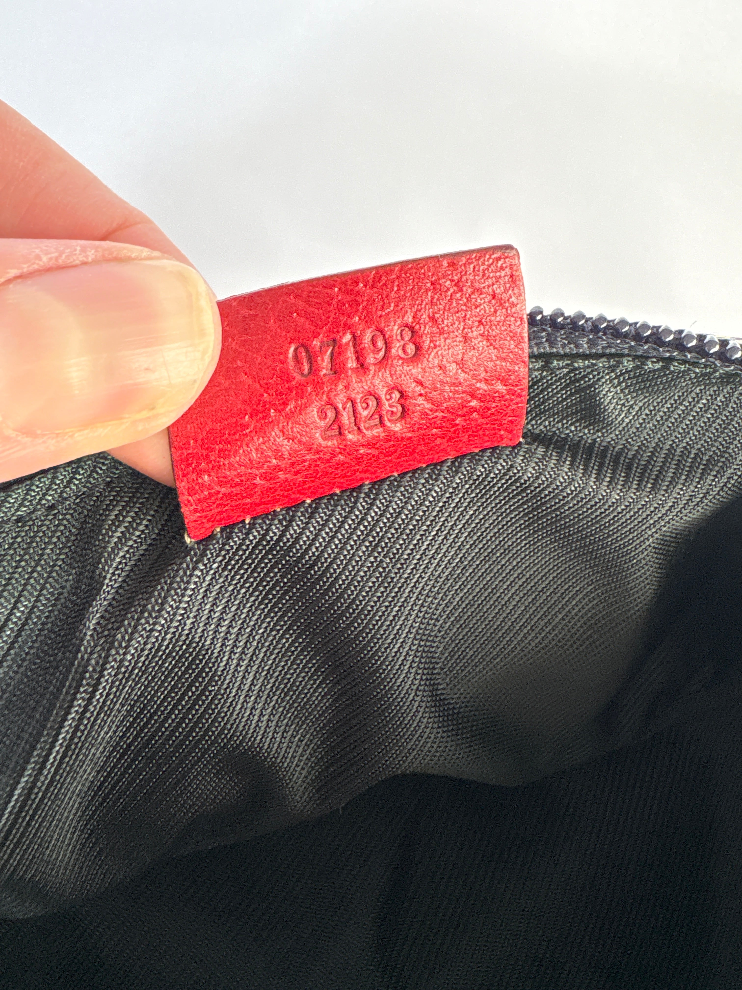 Gucci Pochette Boat Bag navy blauw rood GG canvas serienummer binnenzijde