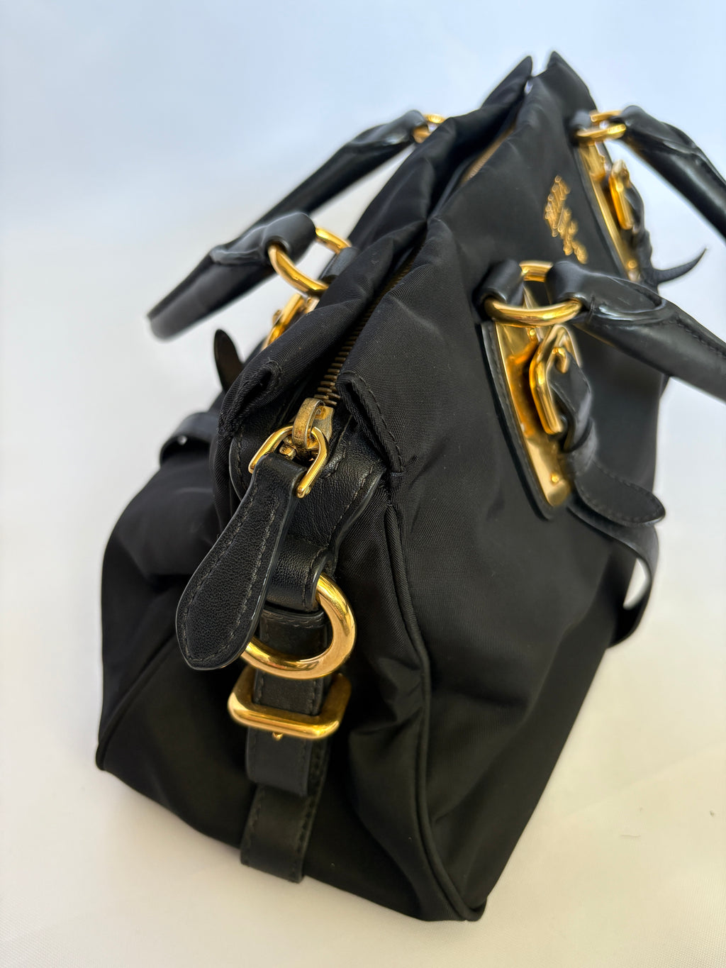Prada Tessuto nylon handtas zwart details