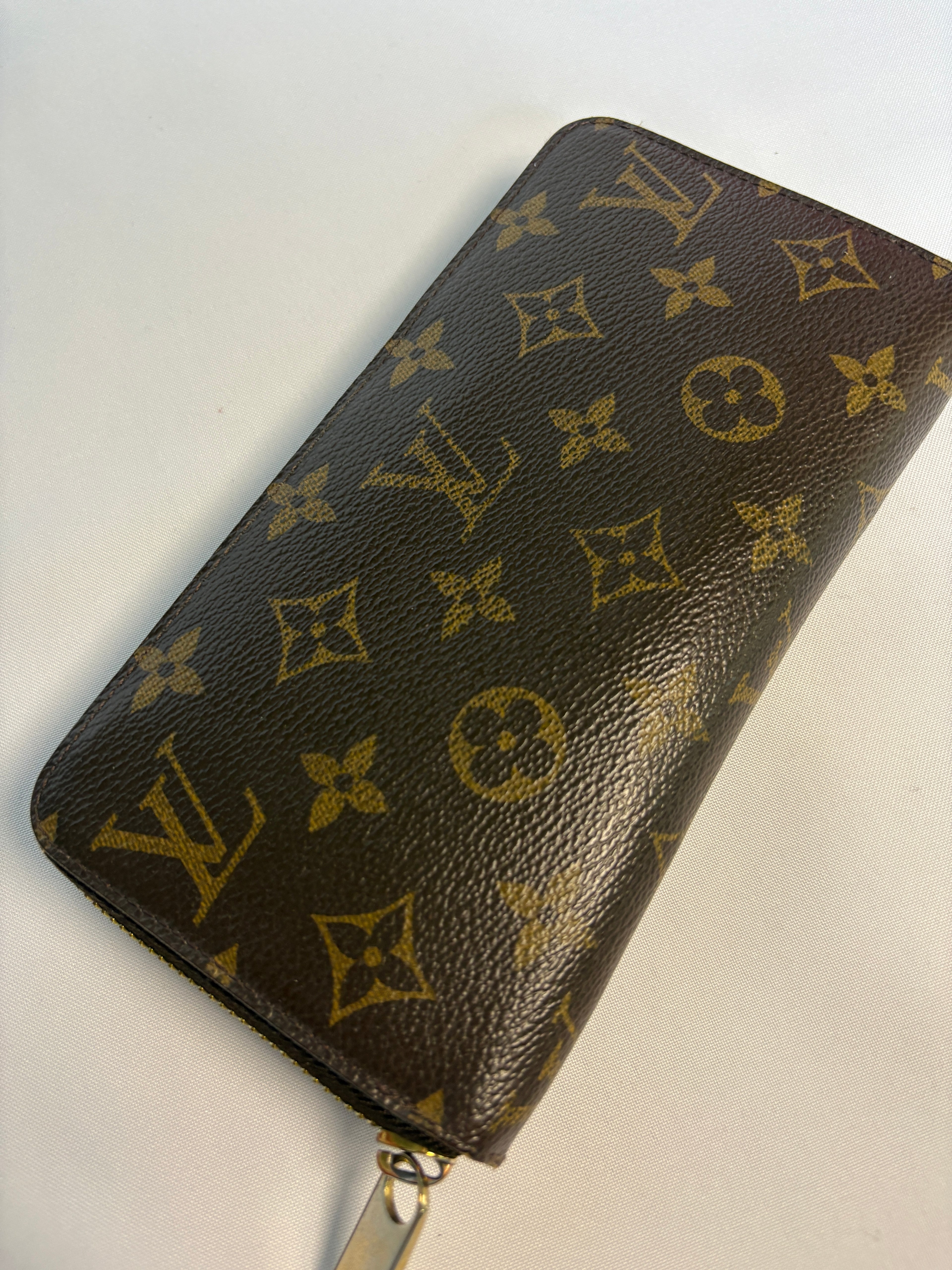 Louis Vuitton Zippy Wallet
