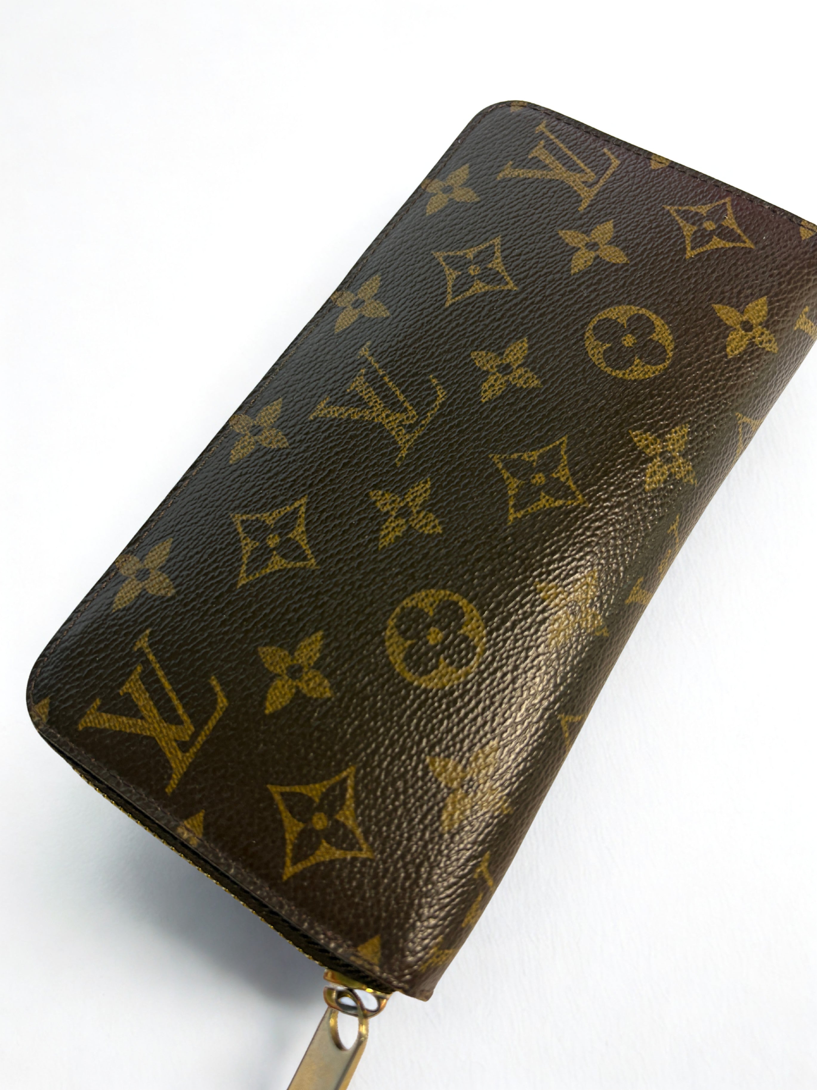 Louis Vuitton Monogram Zippy Wallet