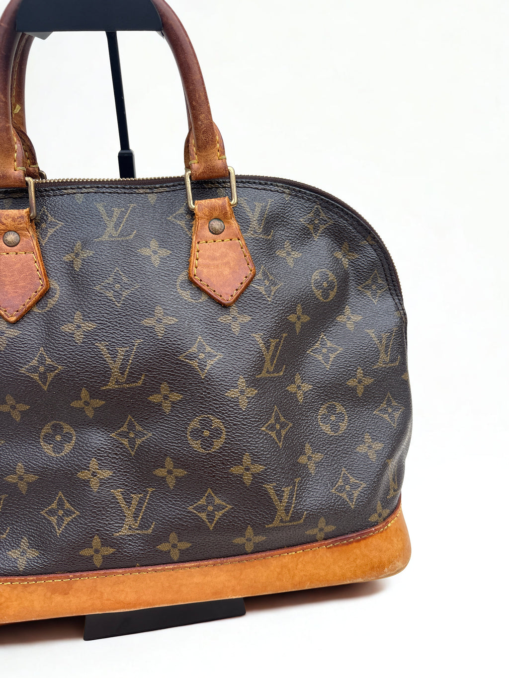 Vintage Louis Vuitton Alma Old tas, details , iconisch monogram canvas met gouden hardware