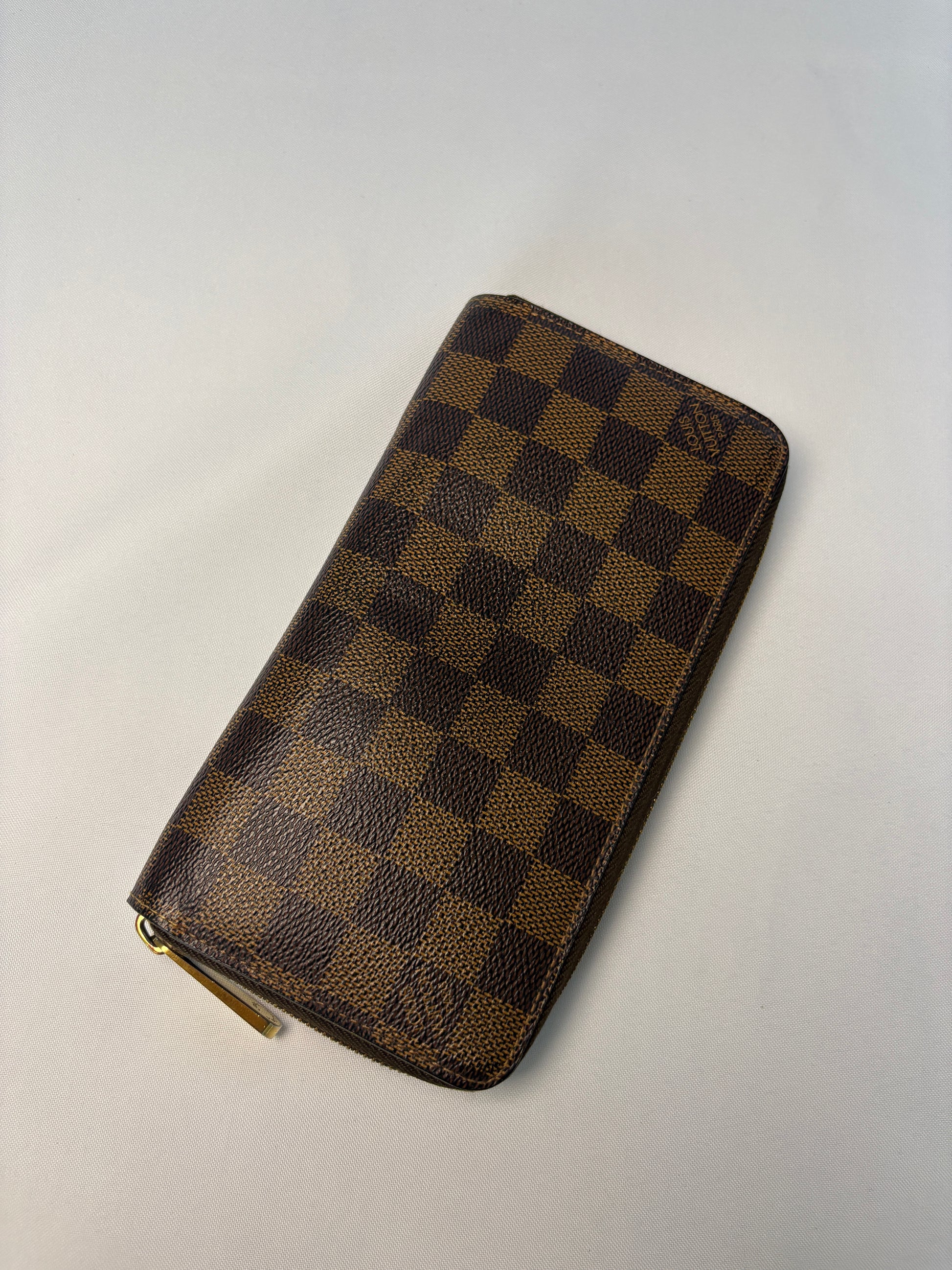 Louis Vuitton Zippy Wallet