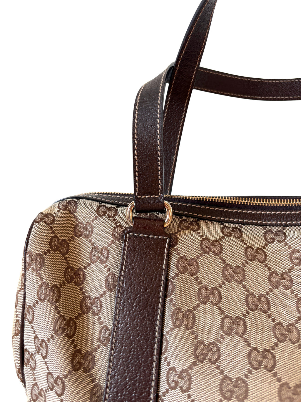 Gucci Charmy Boston handtas voorzijde - beige monogram canvas met gouden hardware