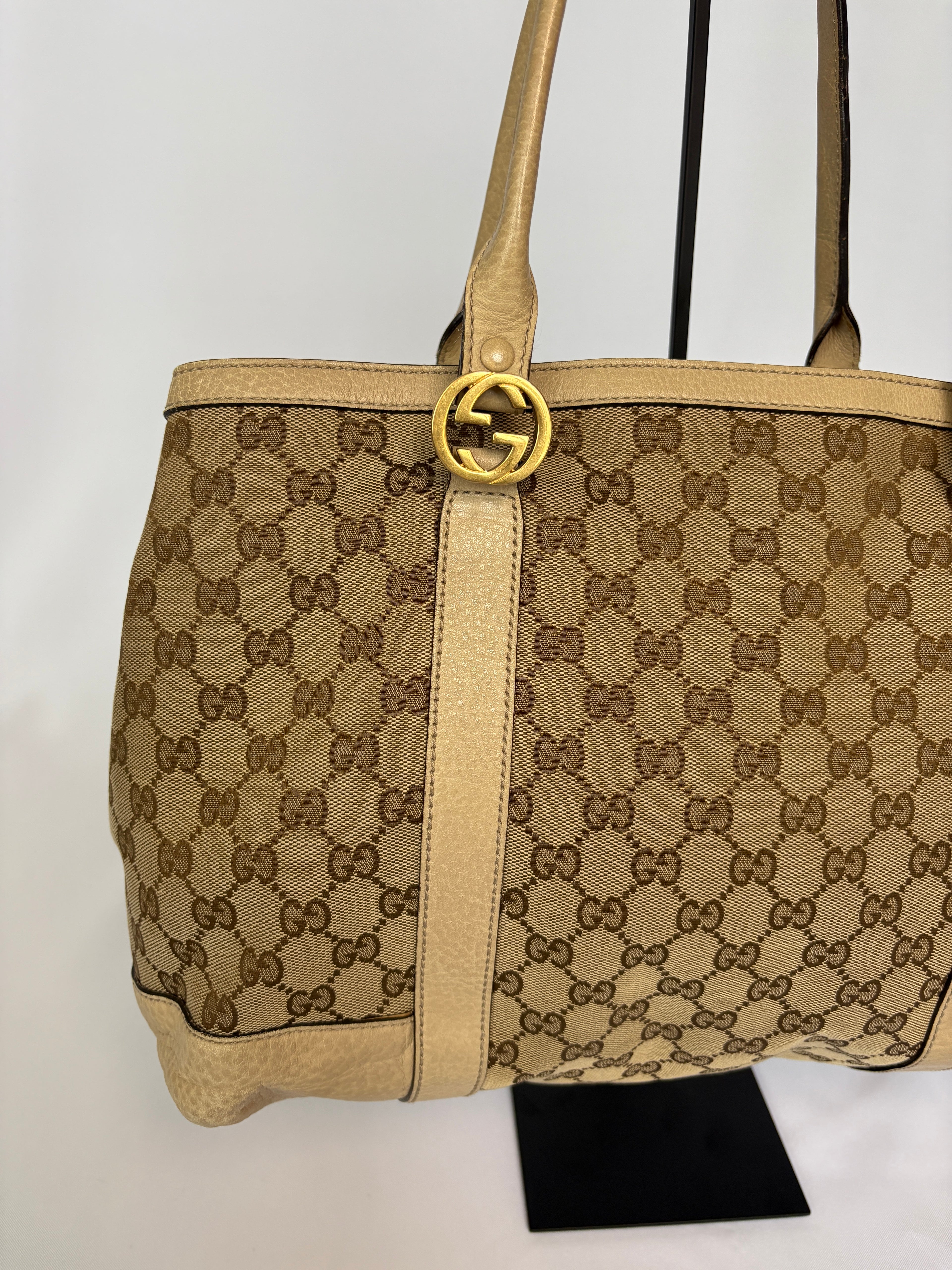 Gucci Canvas Miss GG Tote goud logo