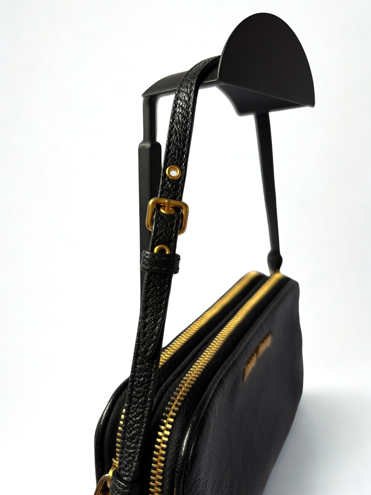 Pre-loved Miu Madras Goatskin Double Zip Pochette, gouden hardware 