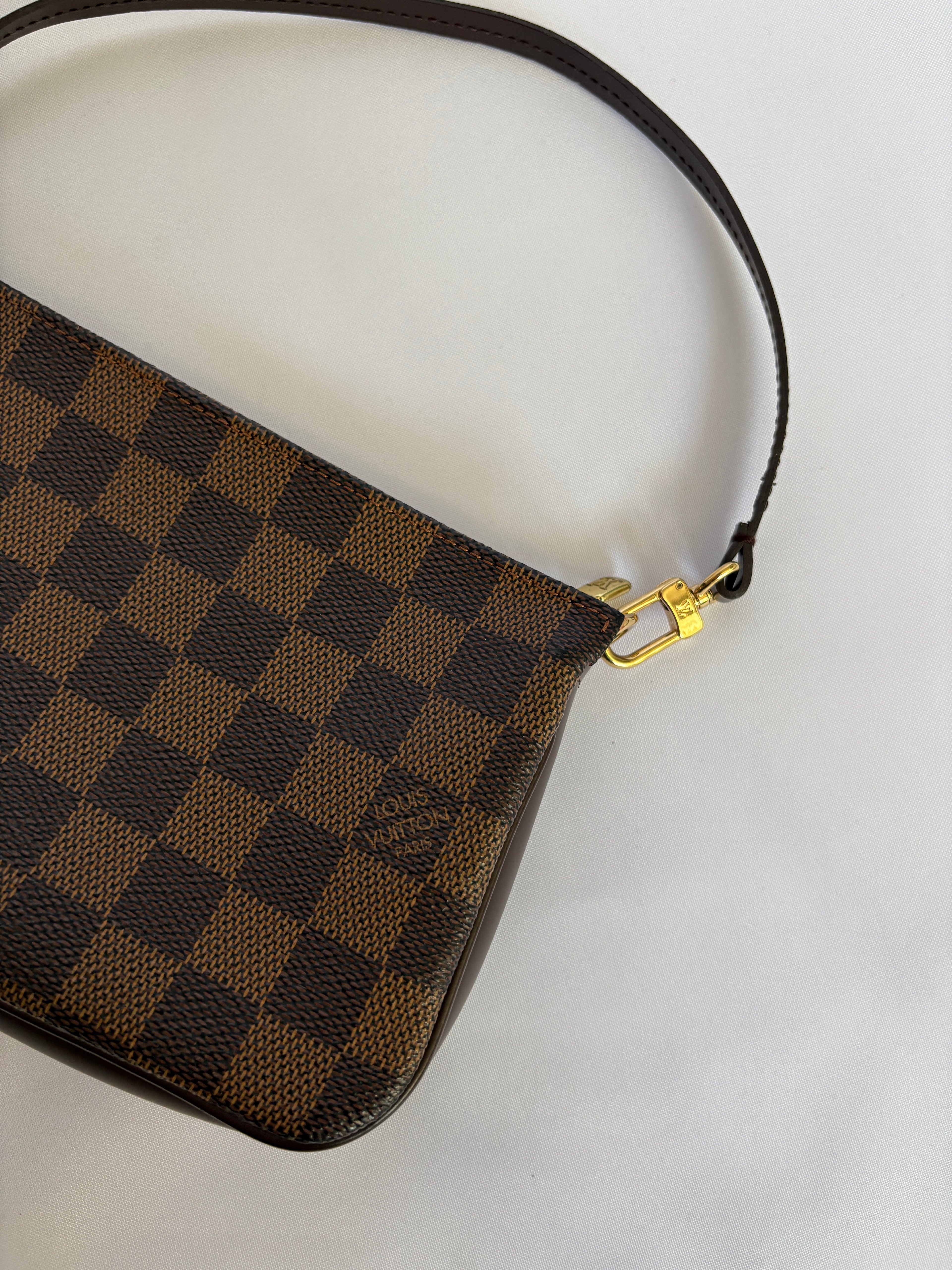 Louis Vuitton Navona pochette damier ebene