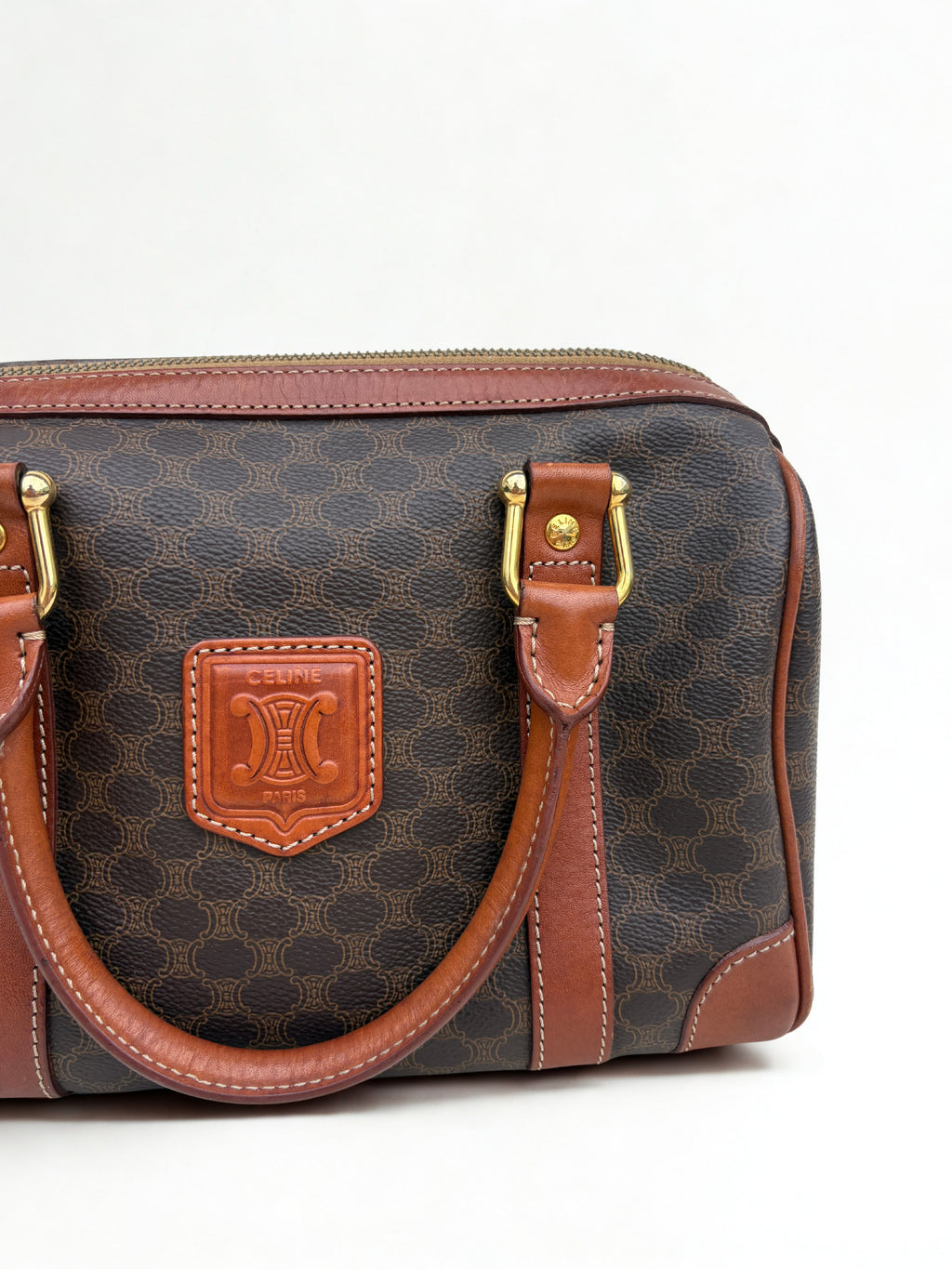 Vintage Céline Macadam Mini Boston tas, vooraanzicht, donkerbruin leer met gouden hardware